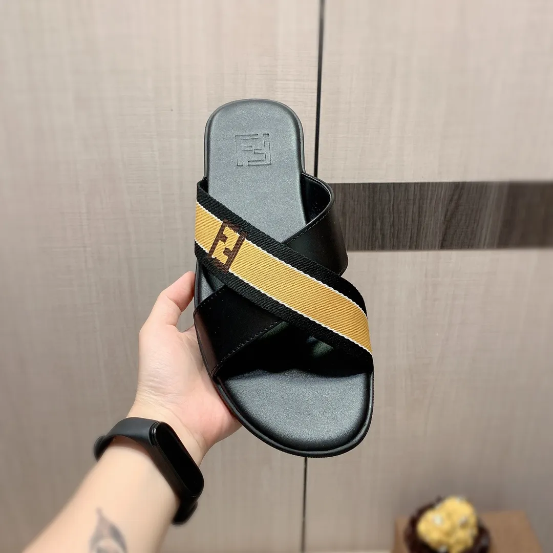 Slippers: New model: Factory price: 220💰💰🎩🎩🔥🔥《 Fendi FENDI* 》Series of slippers top purchasing agent 🔍🔍Men's 2022 counters are on sale simultaneously, original imported cowhide from Italy, exquisite workmanship,), sole: (super comfortable) original sole provided by the original factory, ⚠️ The exclusive double-layer movable molded bottom is super comfortable⚠️, the real thing is more beautiful🎬The real thing is more beautiful🔍🔍original order quality, you can enter and leave the counter at will, the correct size is 38-44, you can order 45. Long-term availability 266